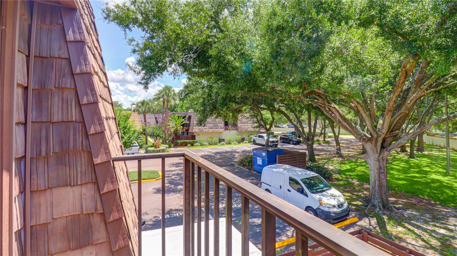15206 W POND WOODS DR