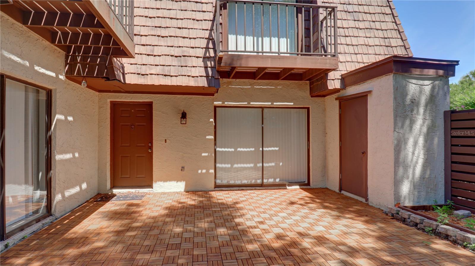 15206 W POND WOODS DR