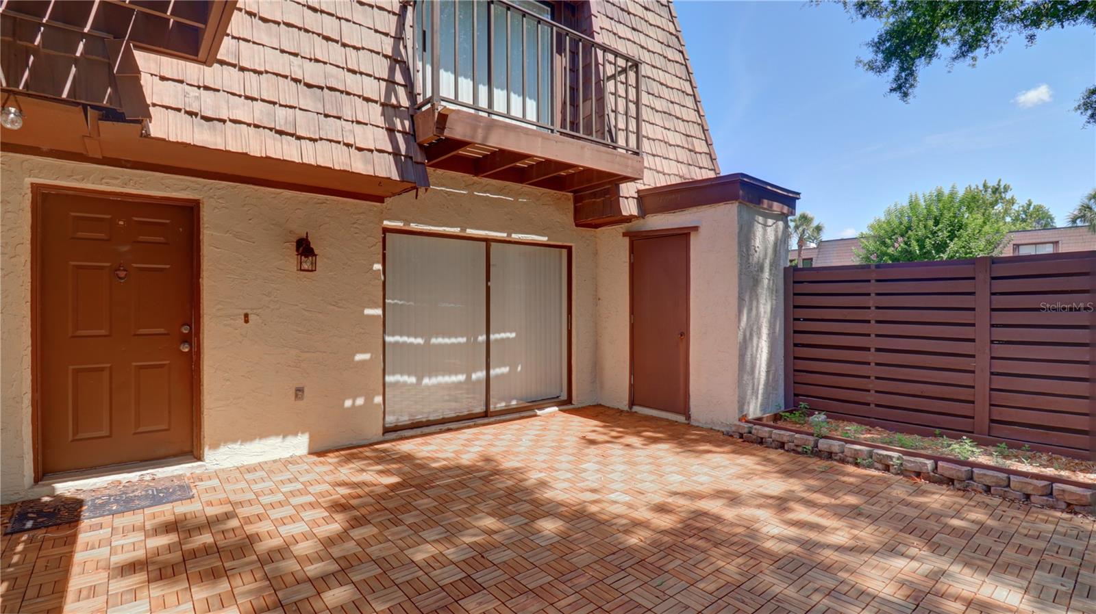 15206 W POND WOODS DR
