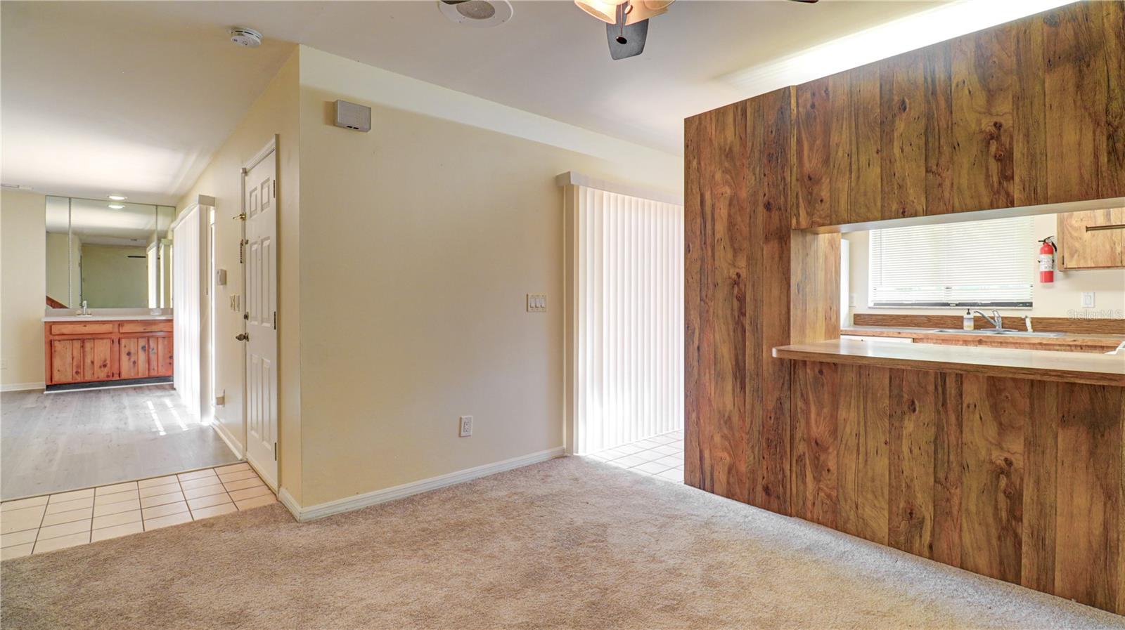 15206 W POND WOODS DR