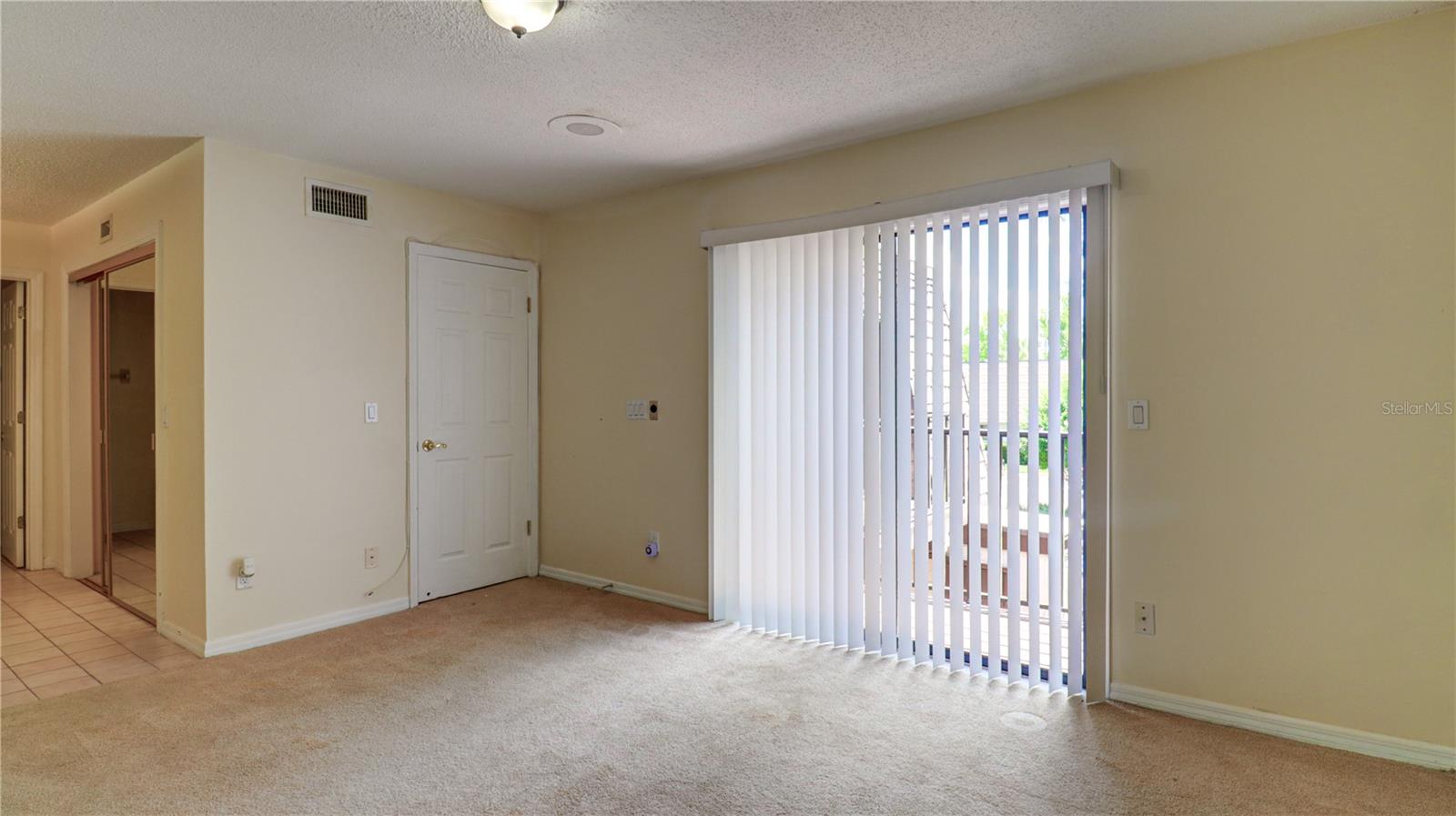 15206 W POND WOODS DR