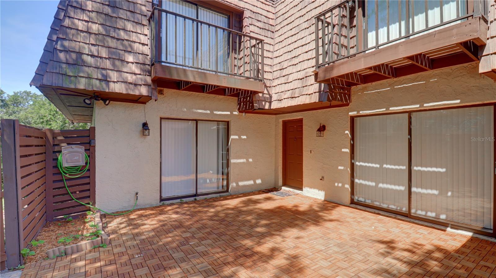 15206 W POND WOODS DR