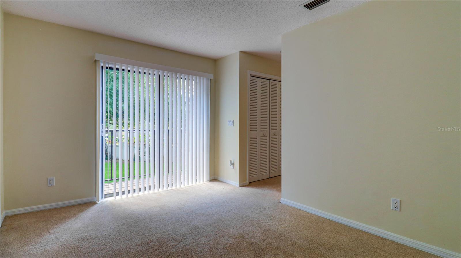 15206 W POND WOODS DR