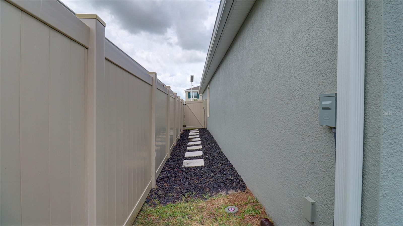 31899 OYSTER TRELLIS LN