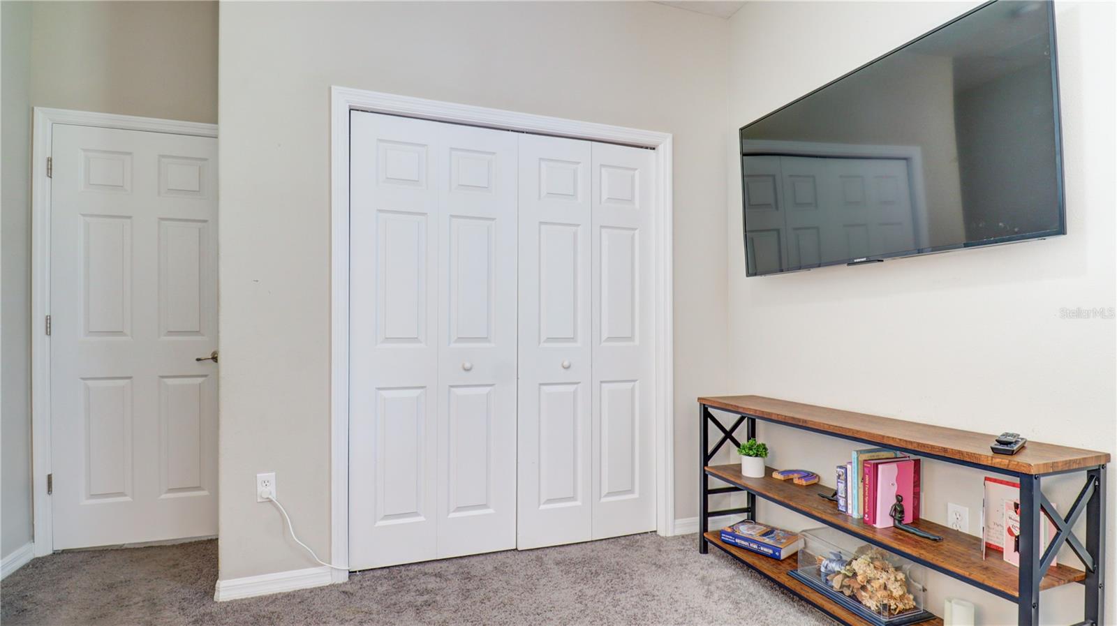 5725 JUSTICIA LOOP