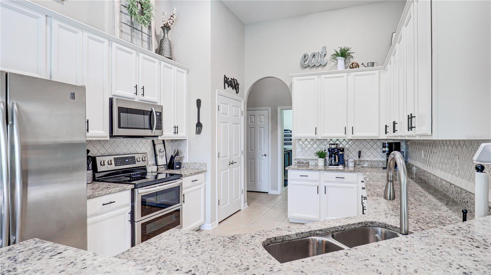 5725 JUSTICIA LOOP