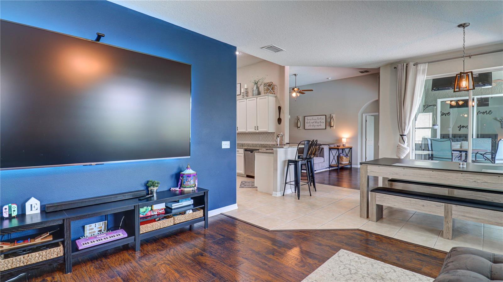 5725 JUSTICIA LOOP