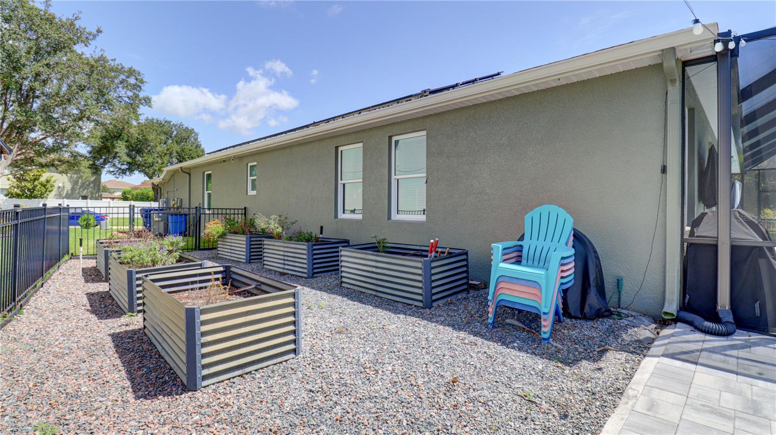 5725 JUSTICIA LOOP