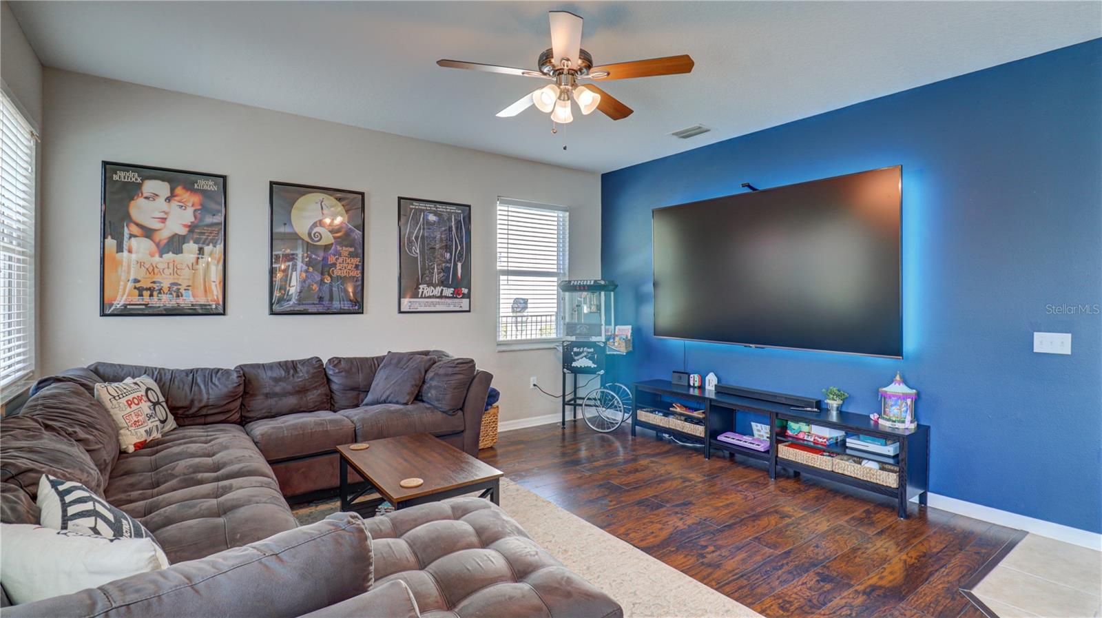 5725 JUSTICIA LOOP