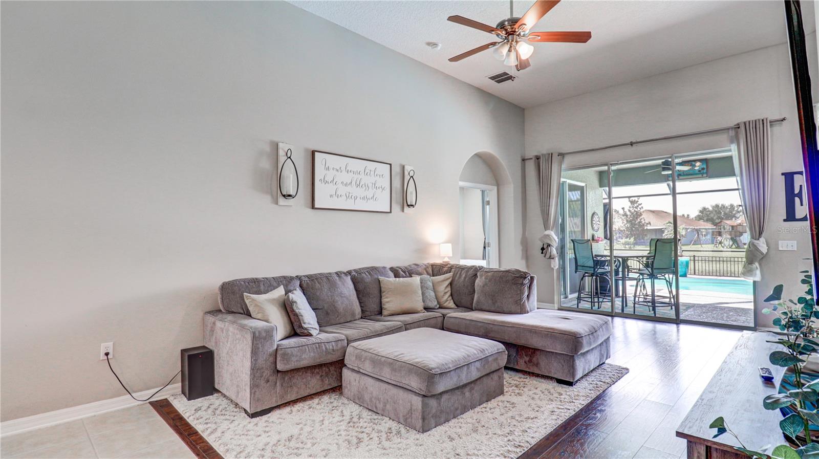 5725 JUSTICIA LOOP