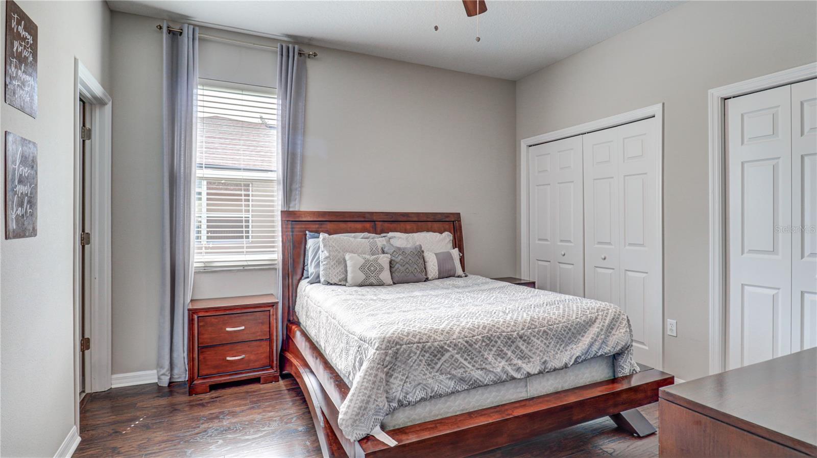 5725 JUSTICIA LOOP