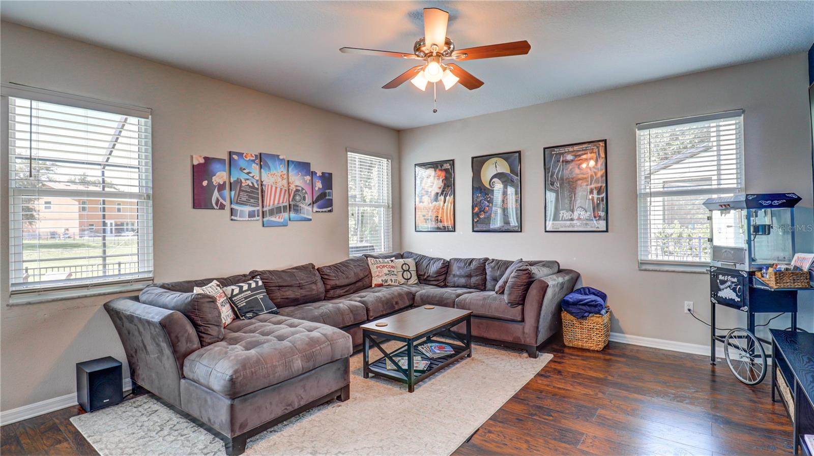 5725 JUSTICIA LOOP