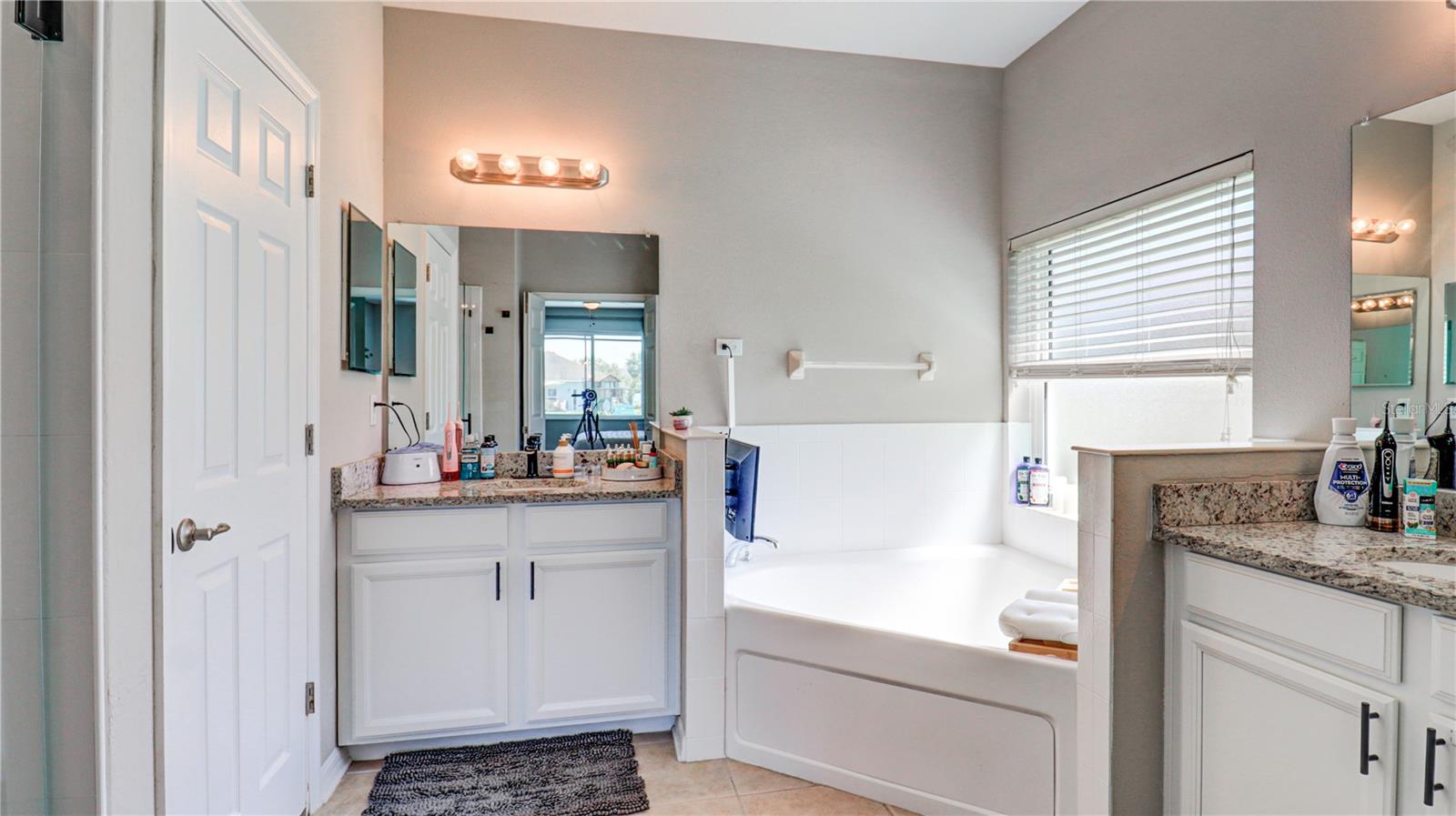 5725 JUSTICIA LOOP