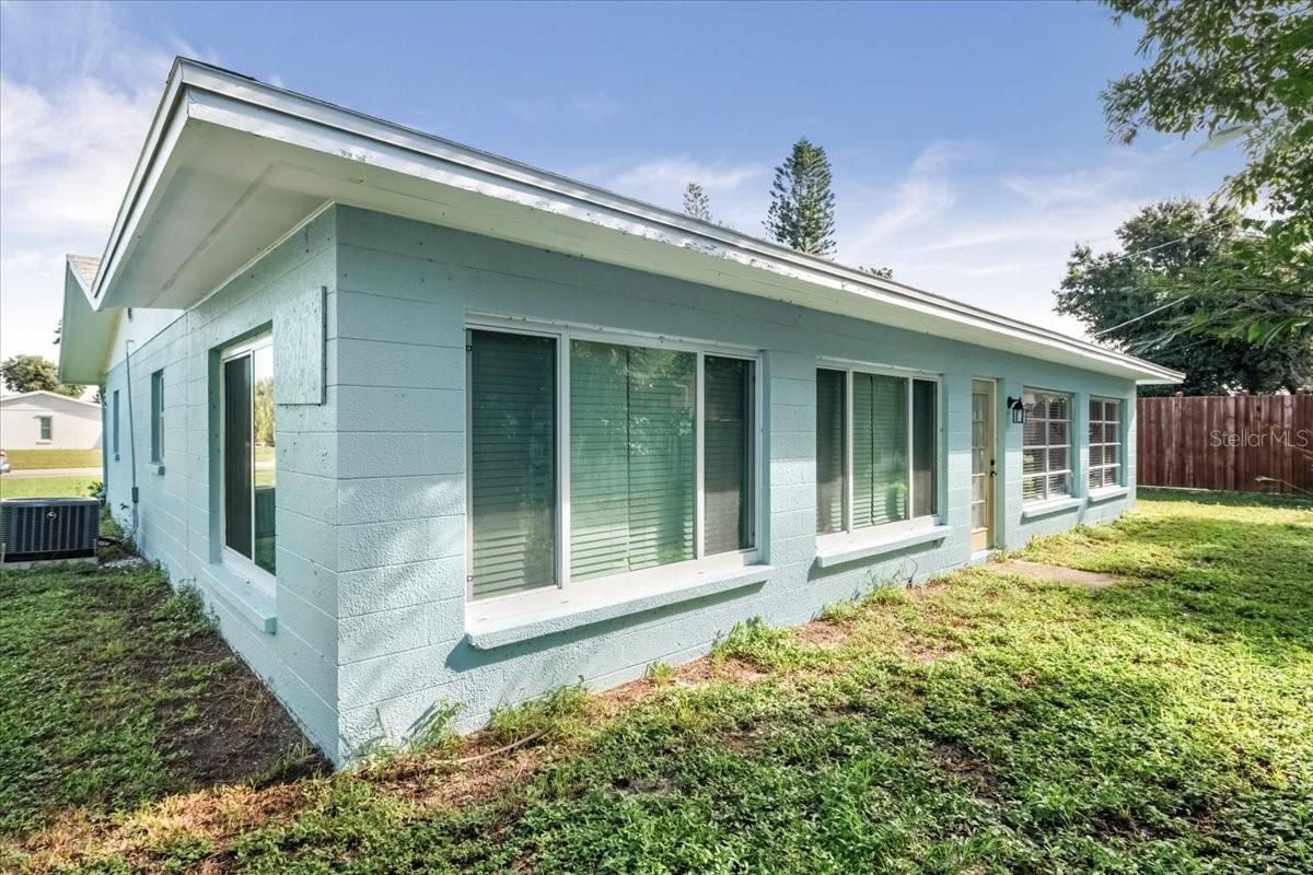 300 & 302 BRIARWOOD RD
