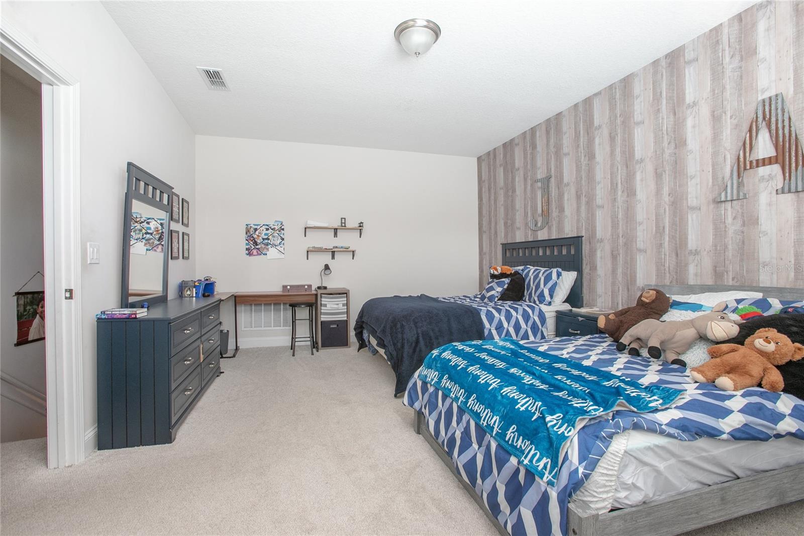 106 WINDSONG CT