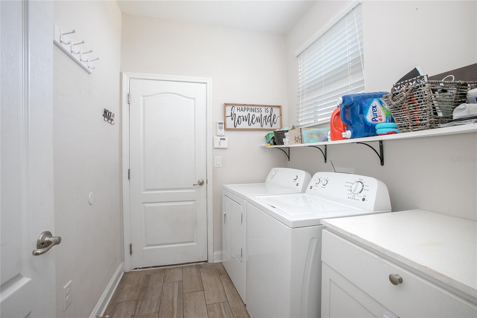 106 WINDSONG CT