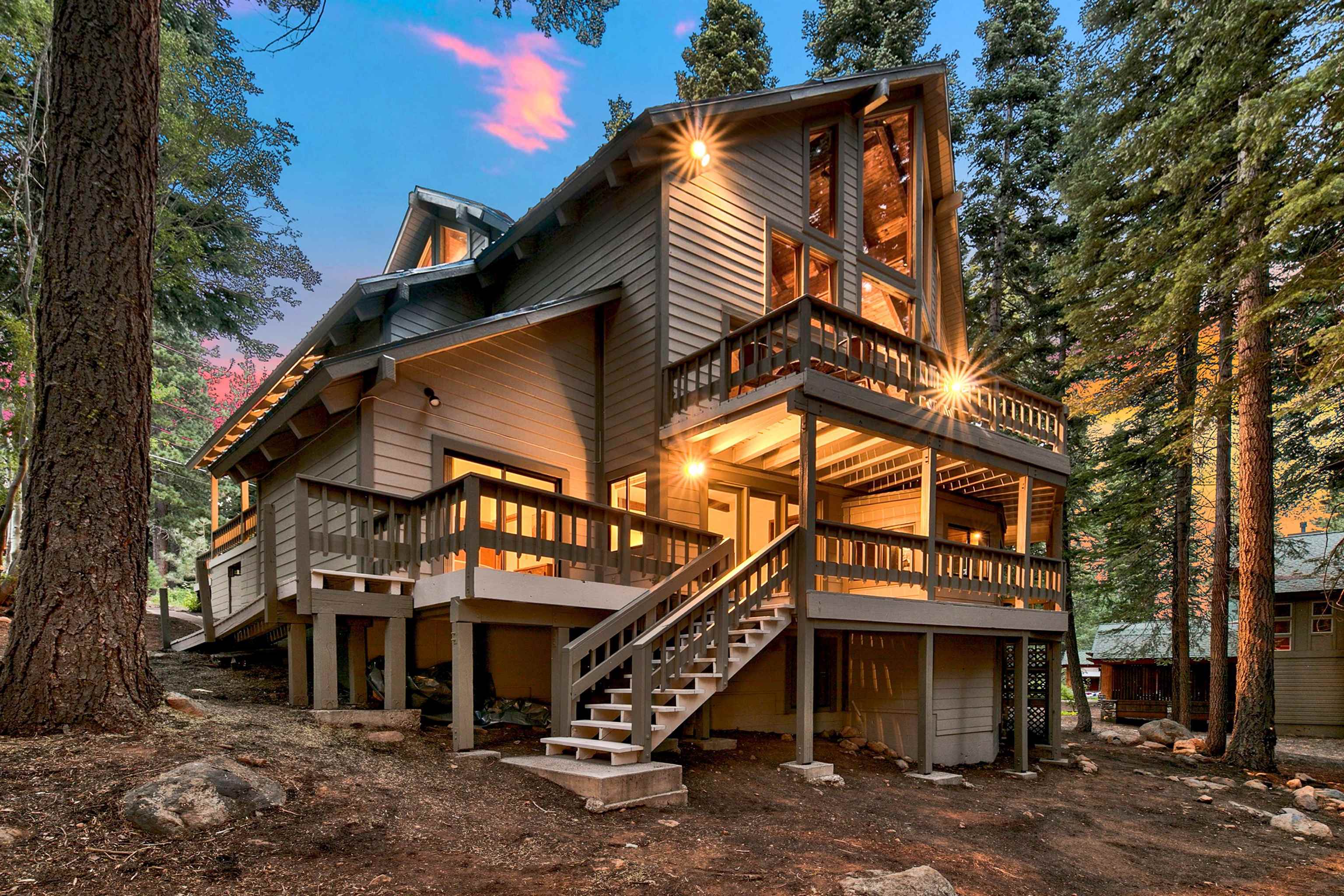 12899 Roundhill Drive