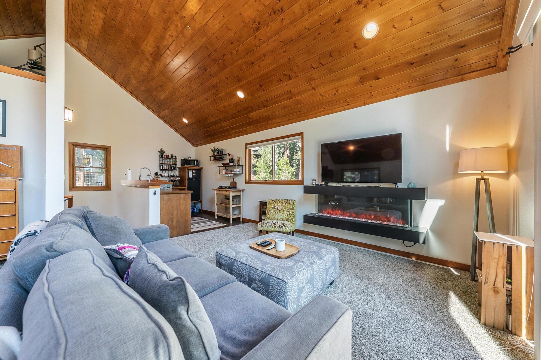 4465 Huckleberry Drive