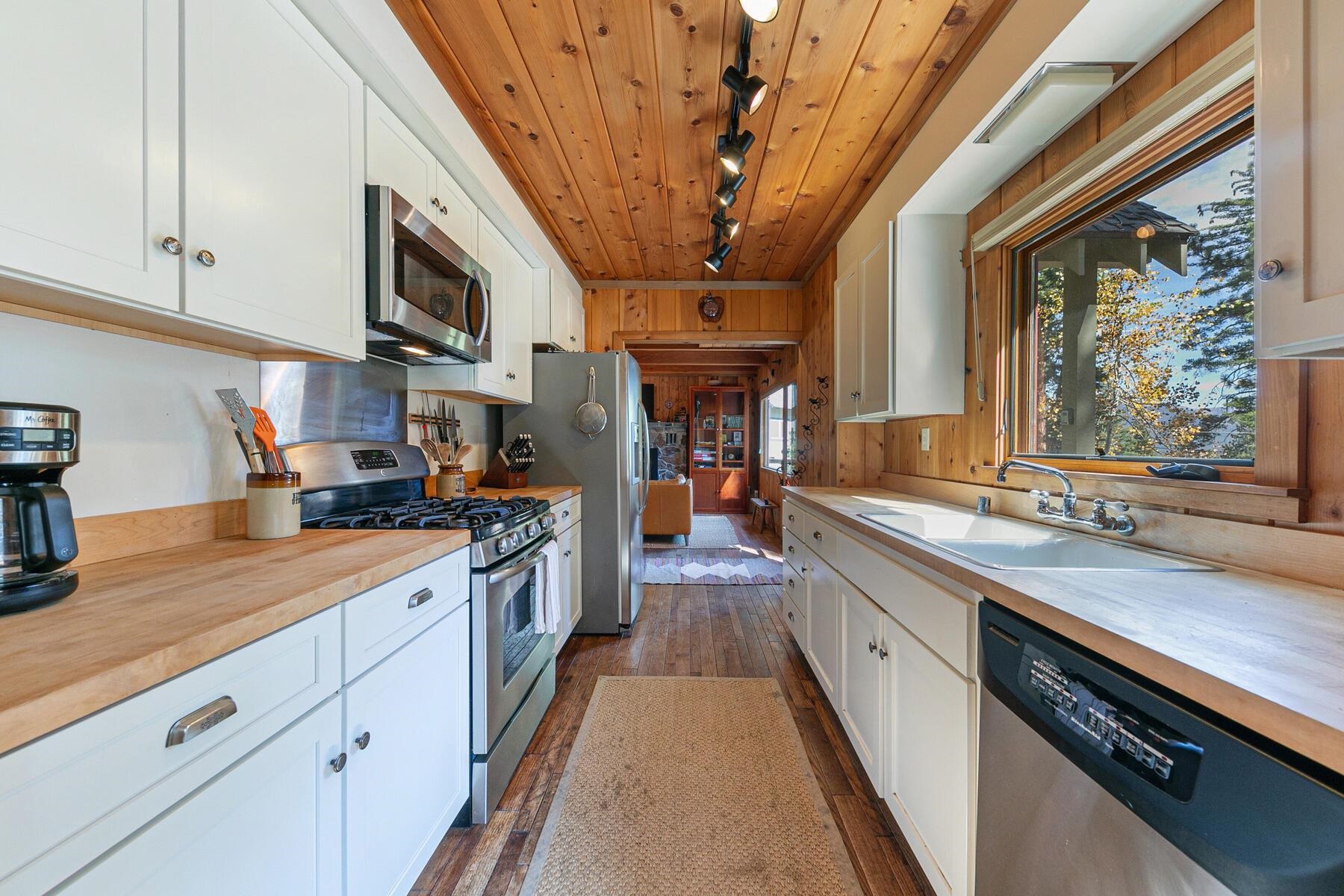 4465 Huckleberry Drive