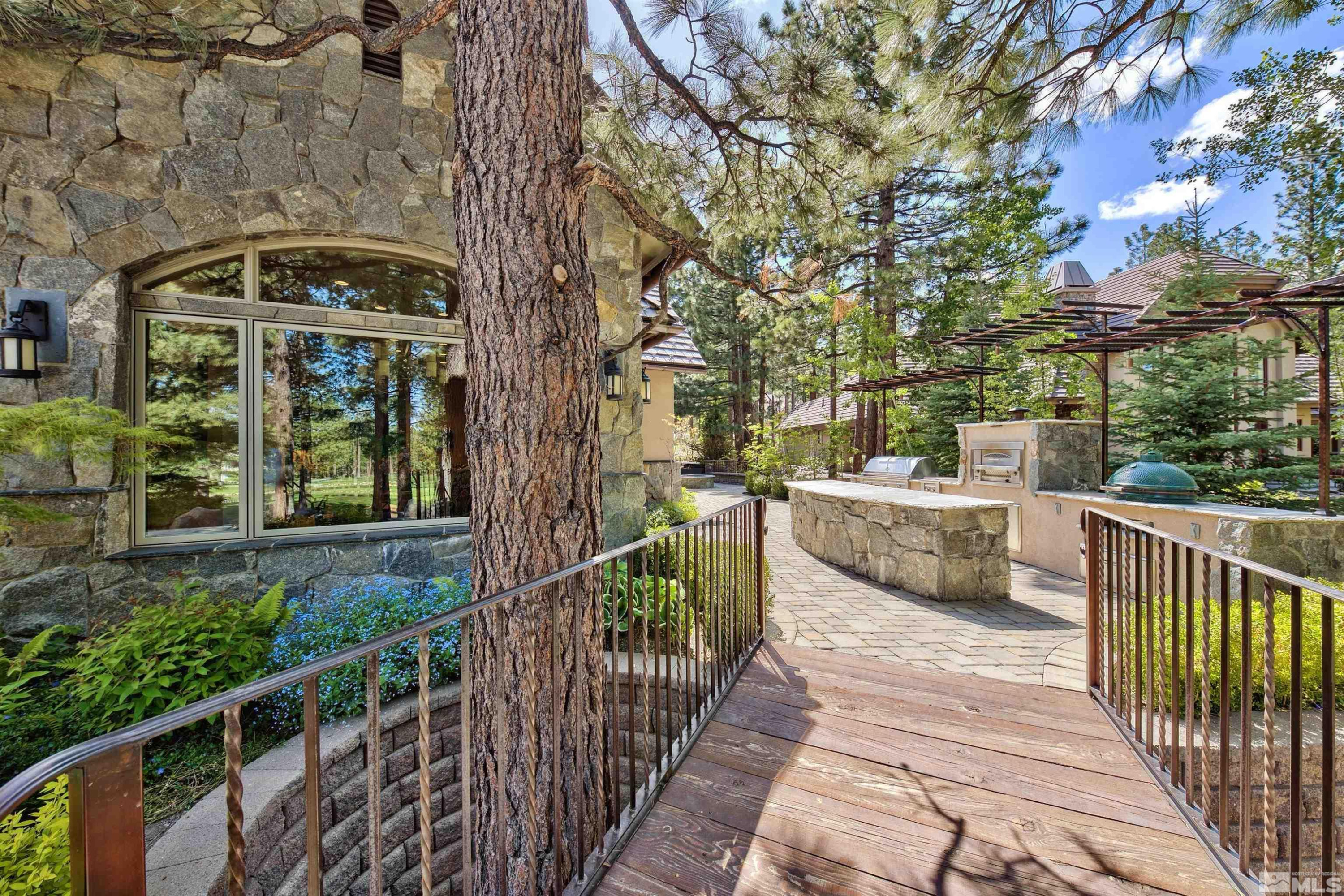 5940 Lake Geneva Drive