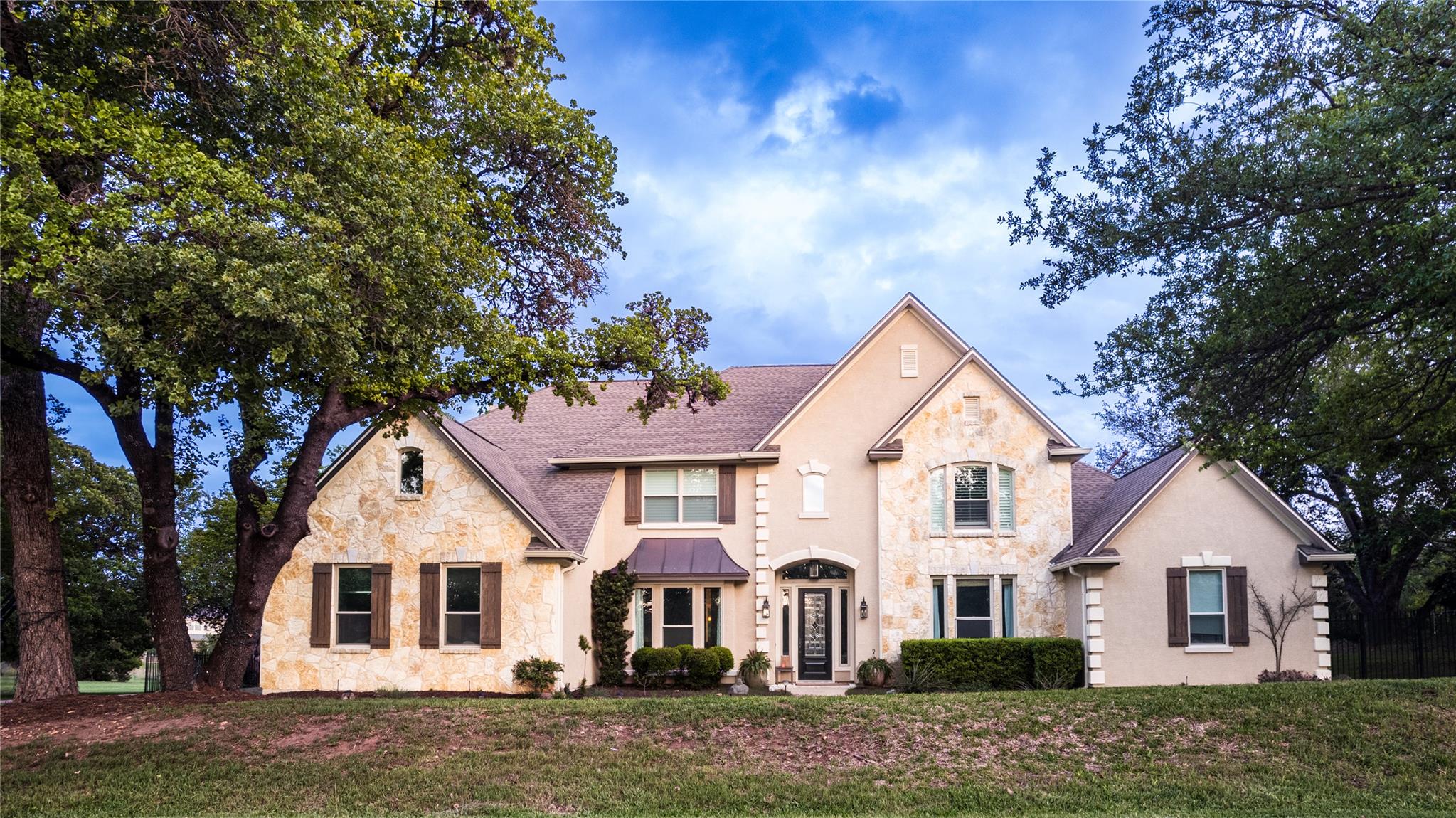 2611 Demona DR