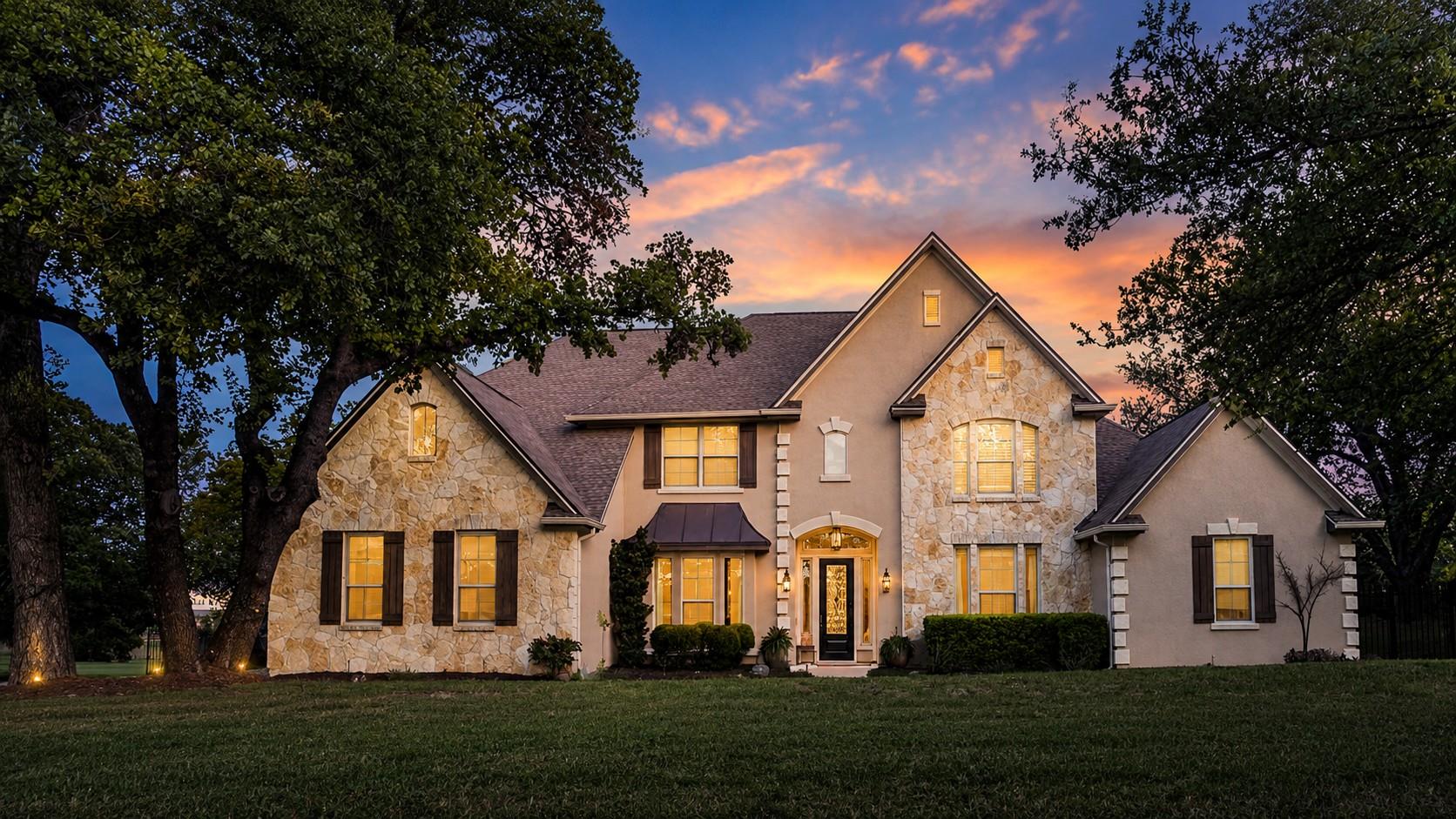 2611 Demona DR