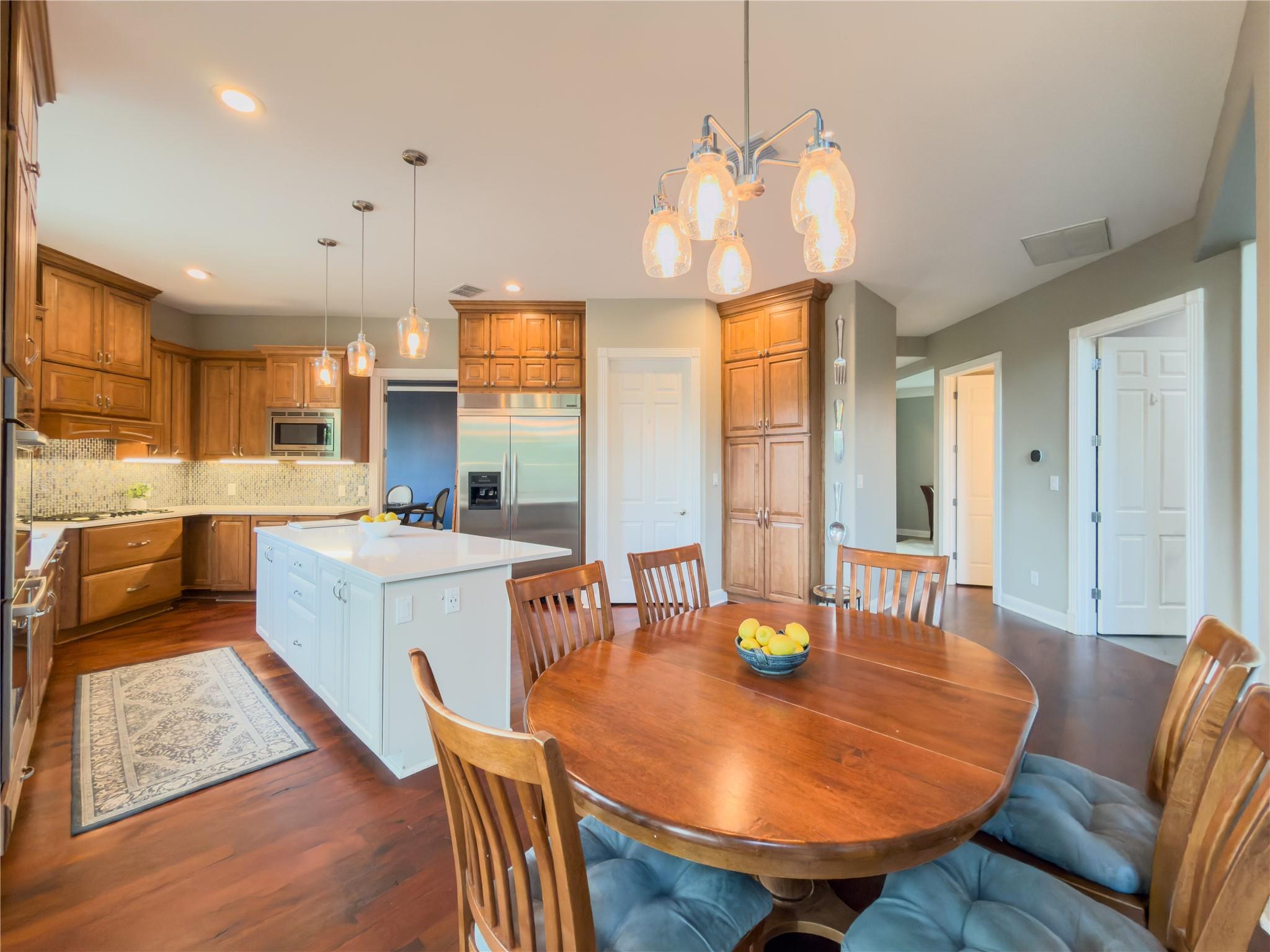 2611 Demona DR