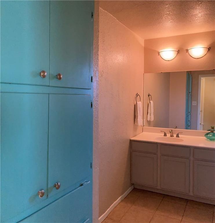 2205 Winchester DR