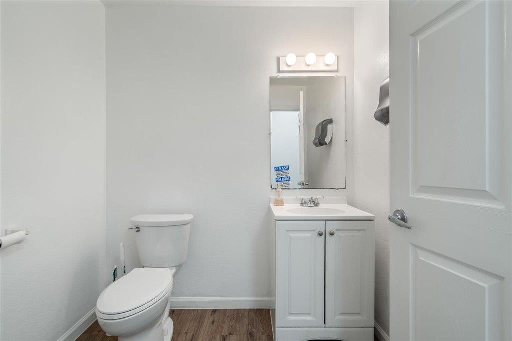 1289 E State Highway 71 Highway E # B100