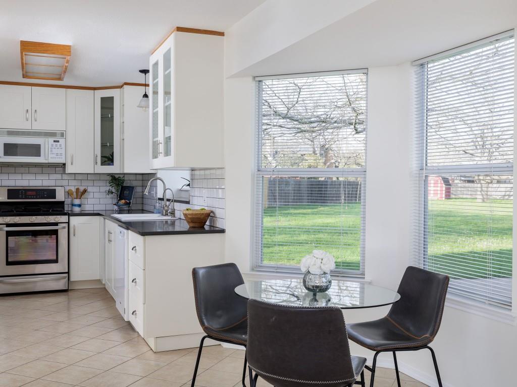 1805 White Oak CV