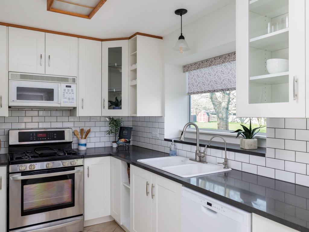 1805 White Oak CV