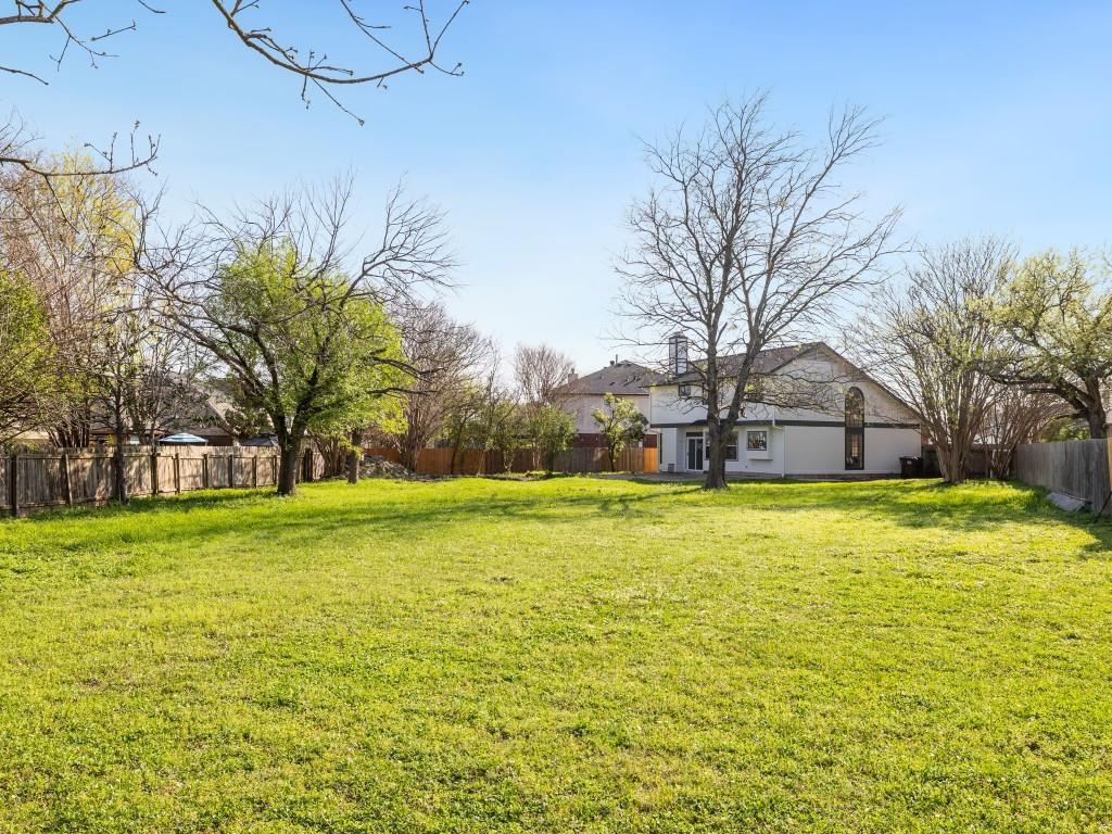 1805 White Oak CV