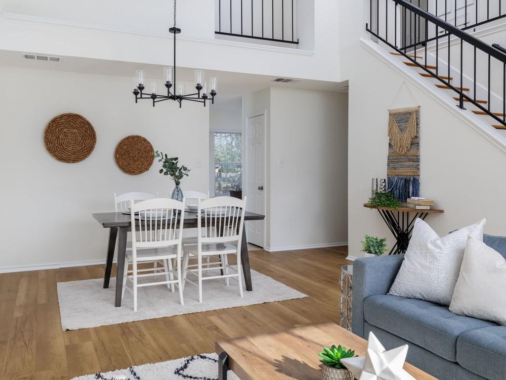 1805 White Oak CV