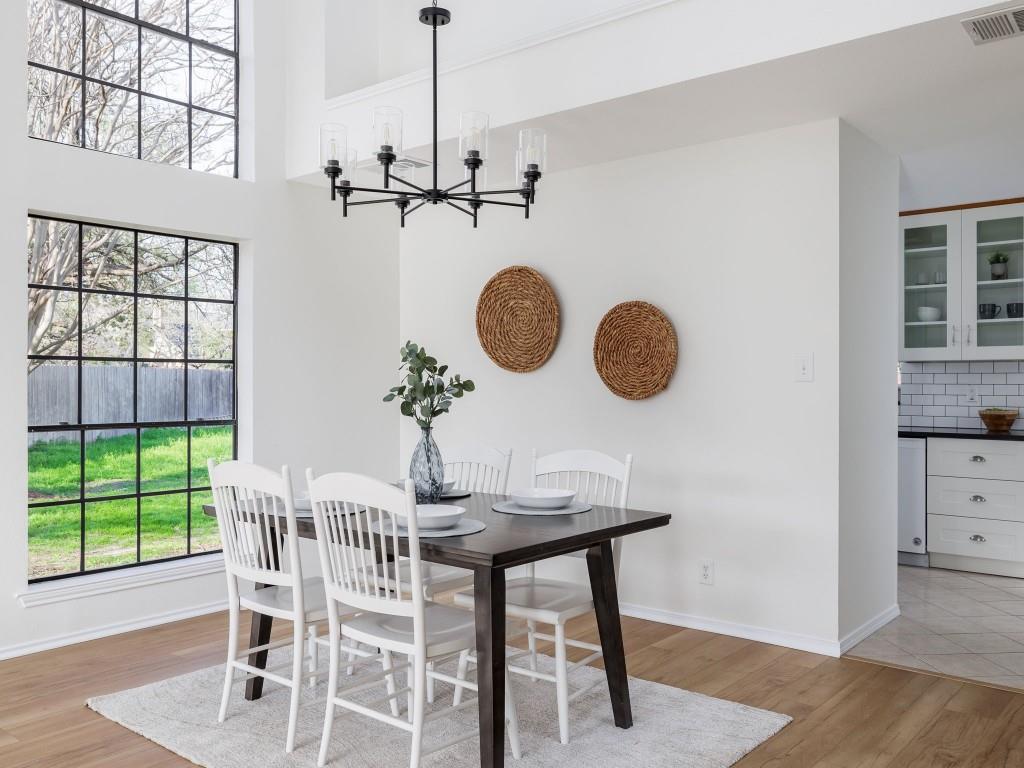 1805 White Oak CV