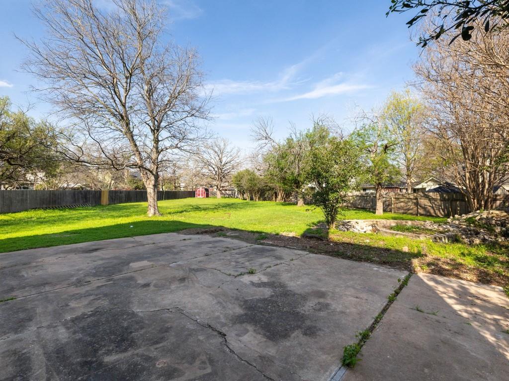 1805 White Oak CV