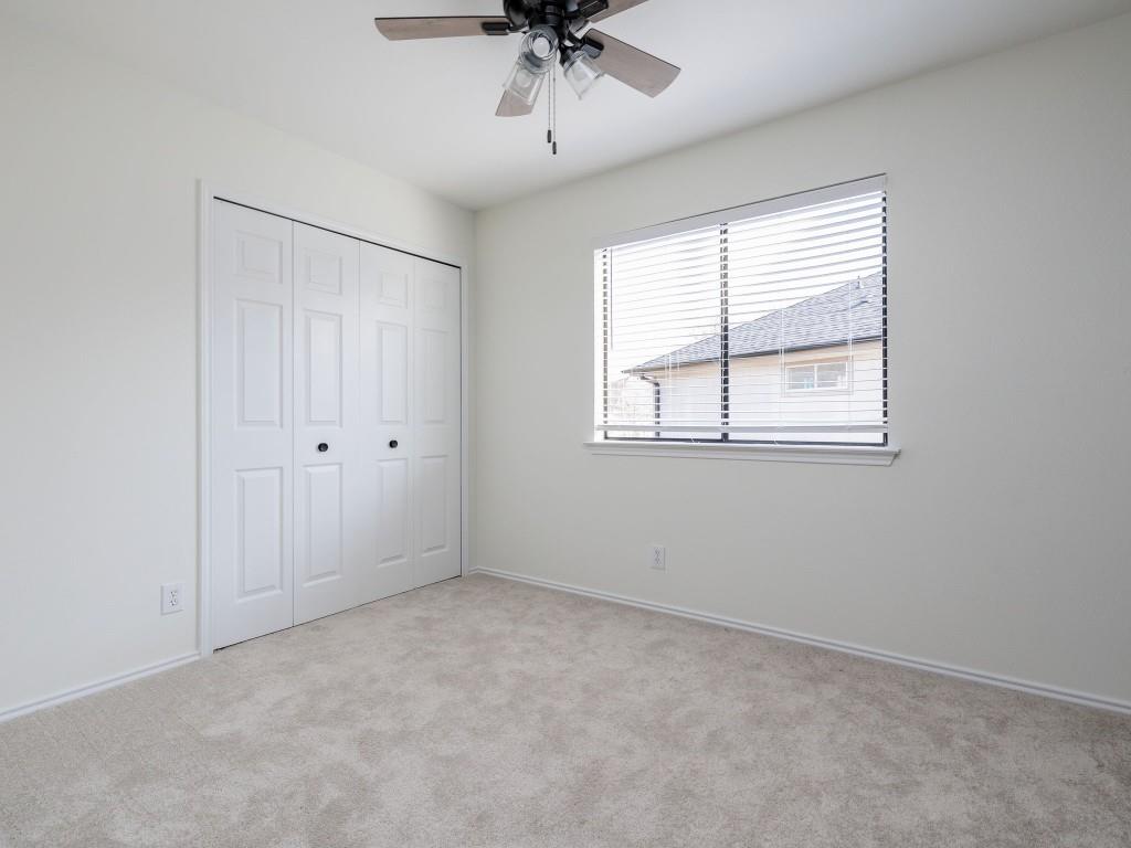 1805 White Oak CV