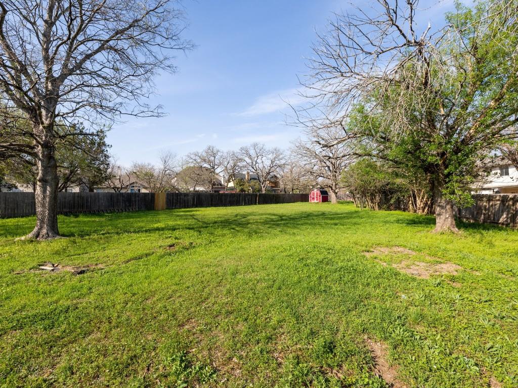 1805 White Oak CV
