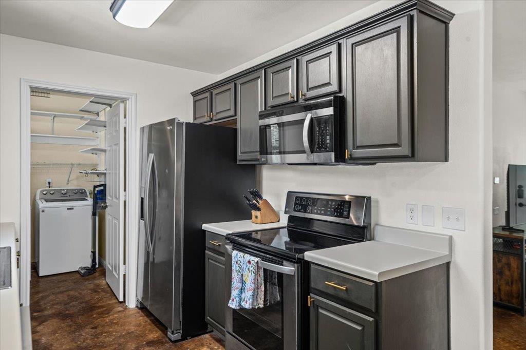 208 W North ST # B