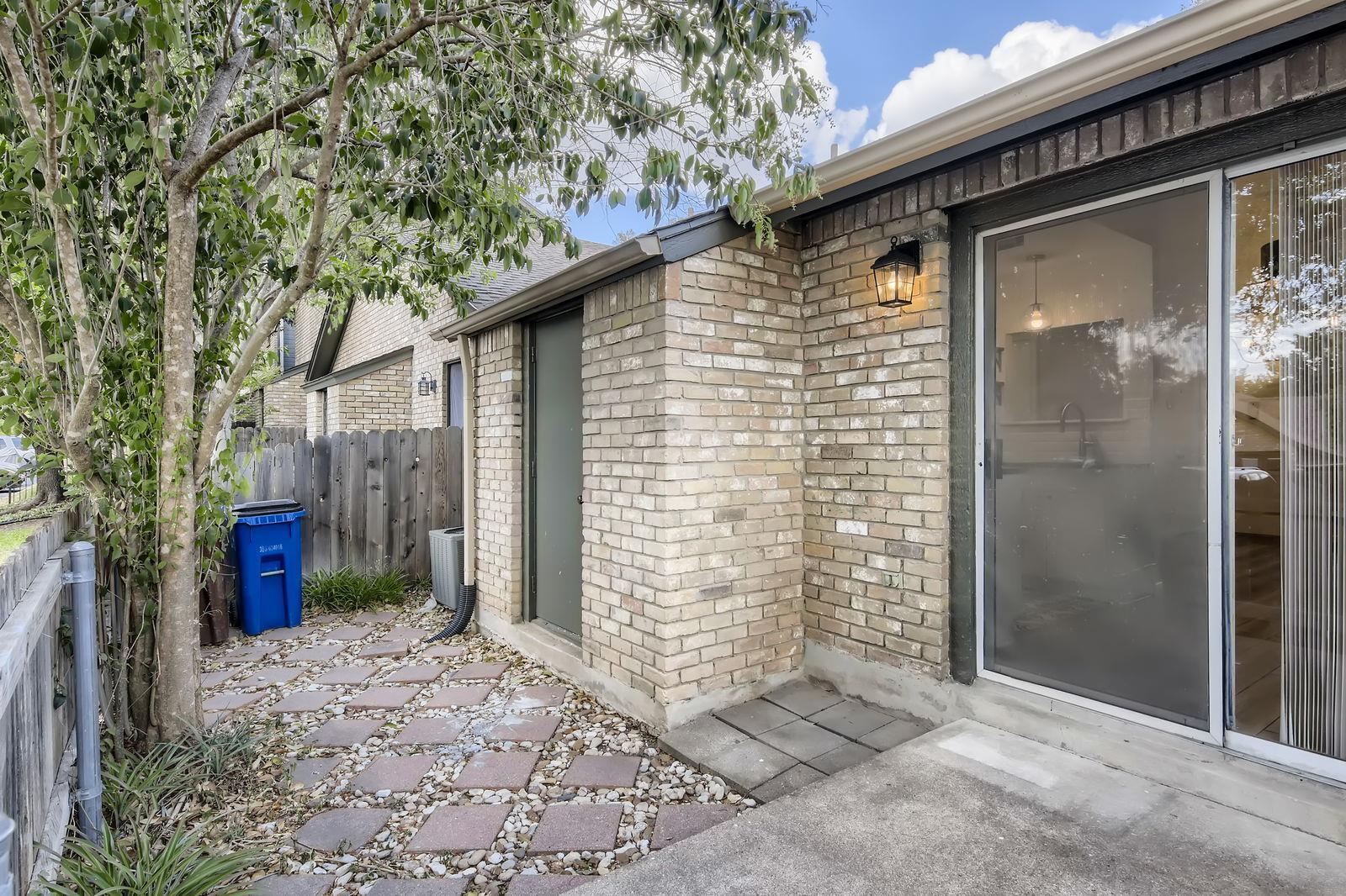 1015 E Yager LN # 141