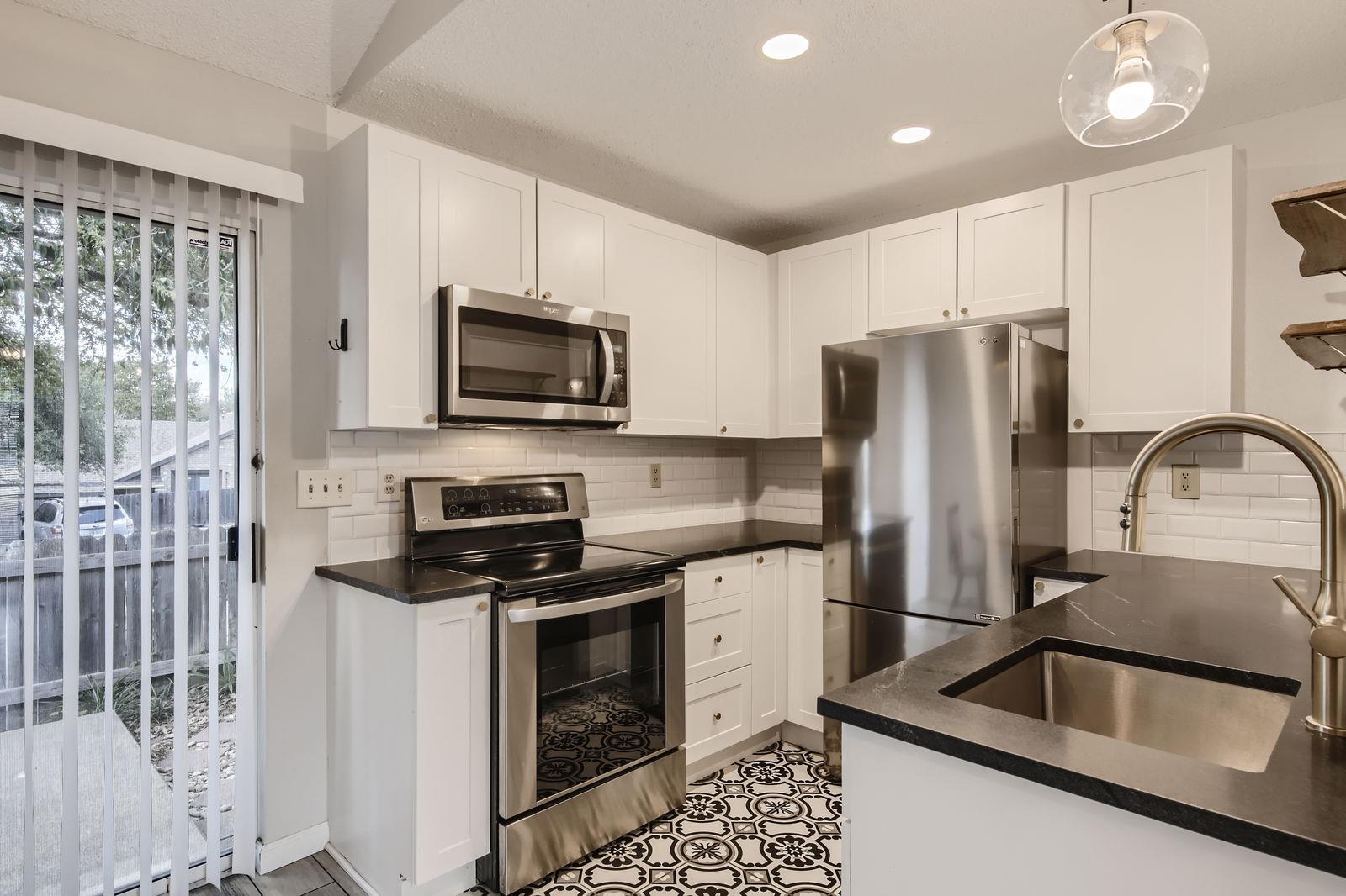 1015 E Yager LN # 141