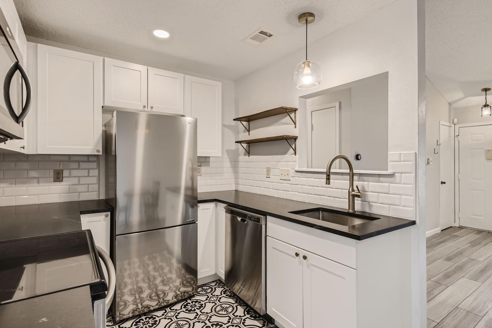 1015 E Yager LN # 141