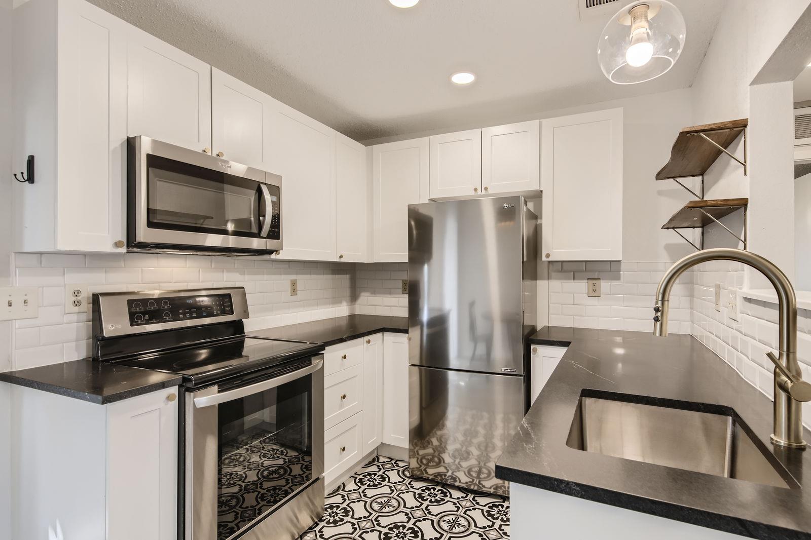 1015 E Yager LN # 141