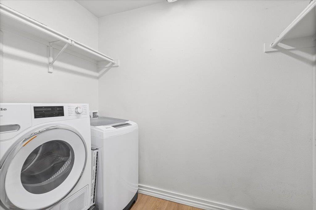 2200 Dickson DR # 227