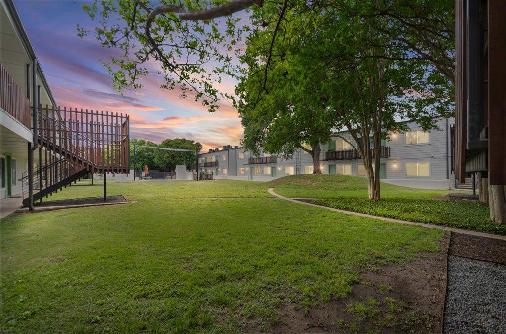 2200 Dickson DR # 227