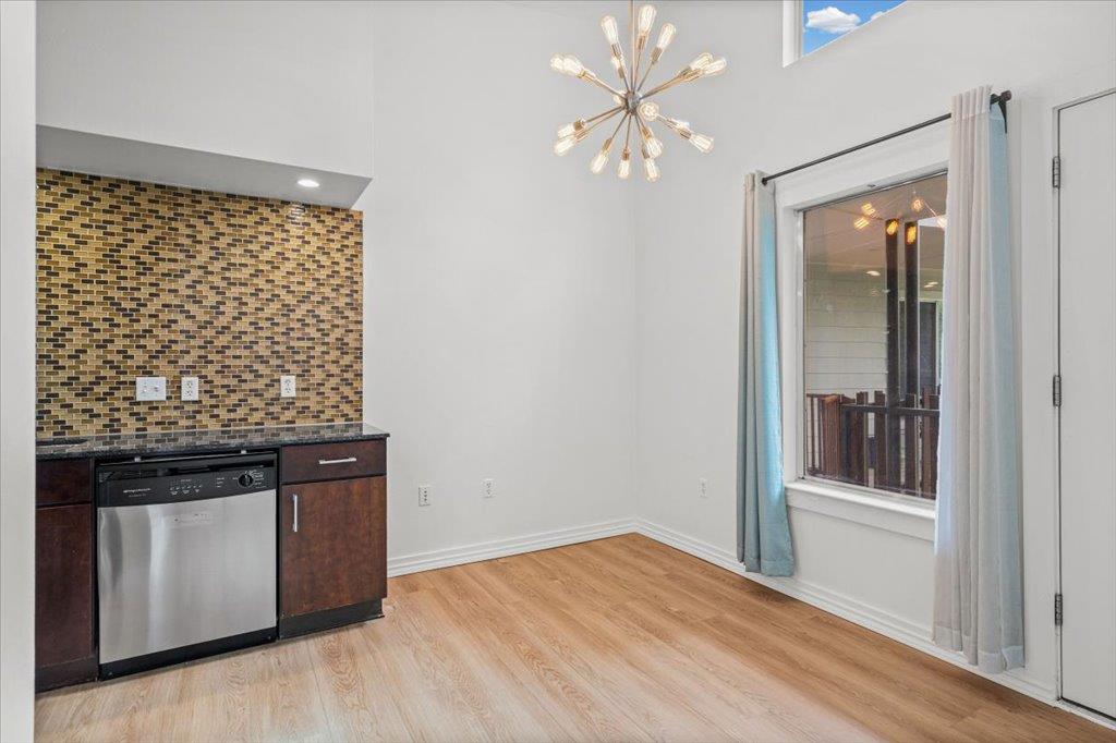 2200 Dickson DR # 227