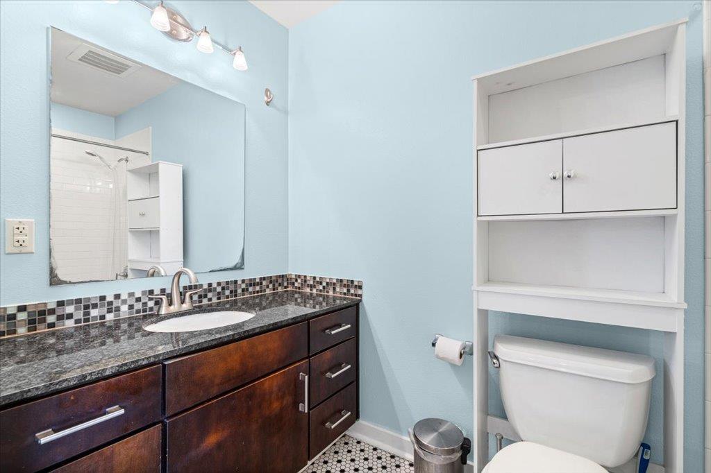 2200 Dickson DR # 227