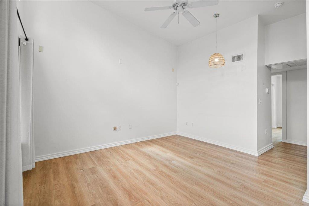 2200 Dickson DR # 227