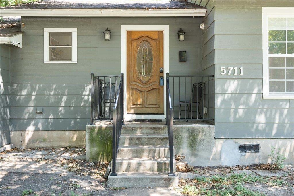 5711 Chesterfield Ave