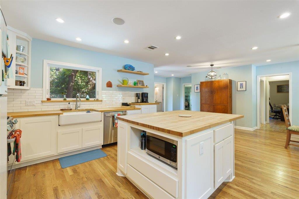 5711 Chesterfield Ave