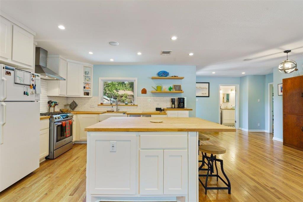 5711 Chesterfield Ave